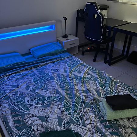 Appt Montpellier 2 Chambres Et 10 Minutes Des Plages Luaran gambar